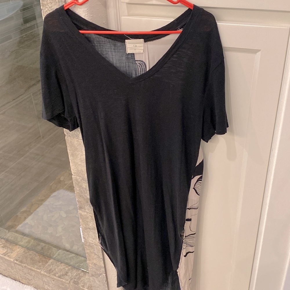 Gently Used- Anthropologie Long V Neck Tee by T.La